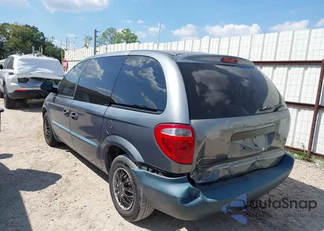 2002 Chrysler Voyager z USA, uszkodzony, nr VIN 1C8GJ25372B661573